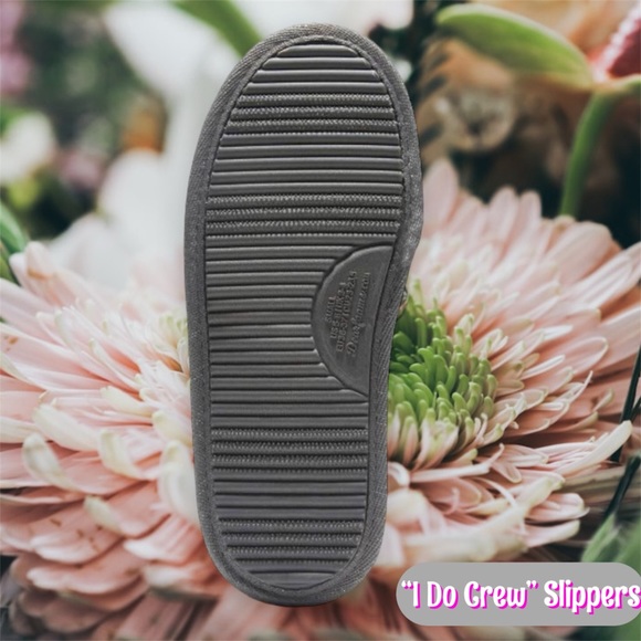 💍 NWT Dluxe by Dearfoams “I Do Crew” Slippers 💍 - Picture 5 of 9